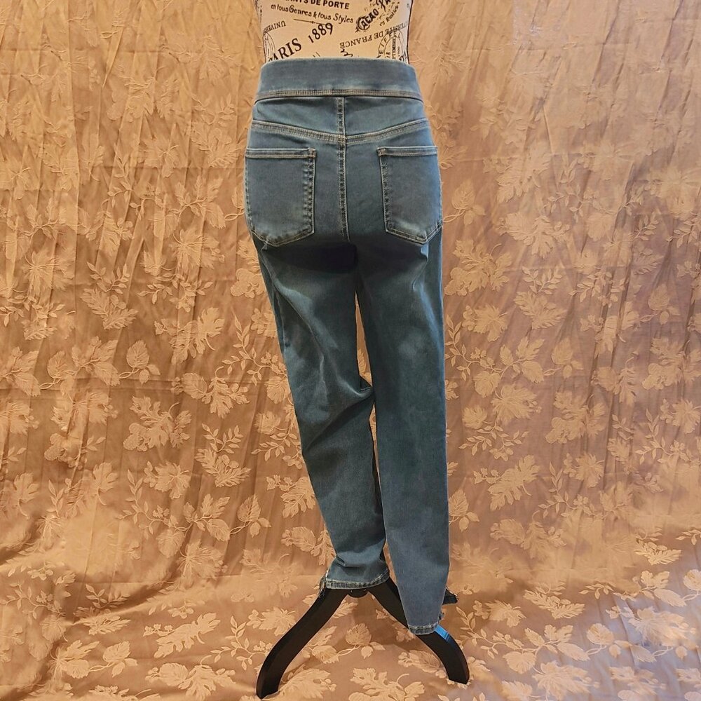 Gloria Vanderbilt All Around Slimming Effect Avery Jeans, Size 8, Used - Picture 2 of 8